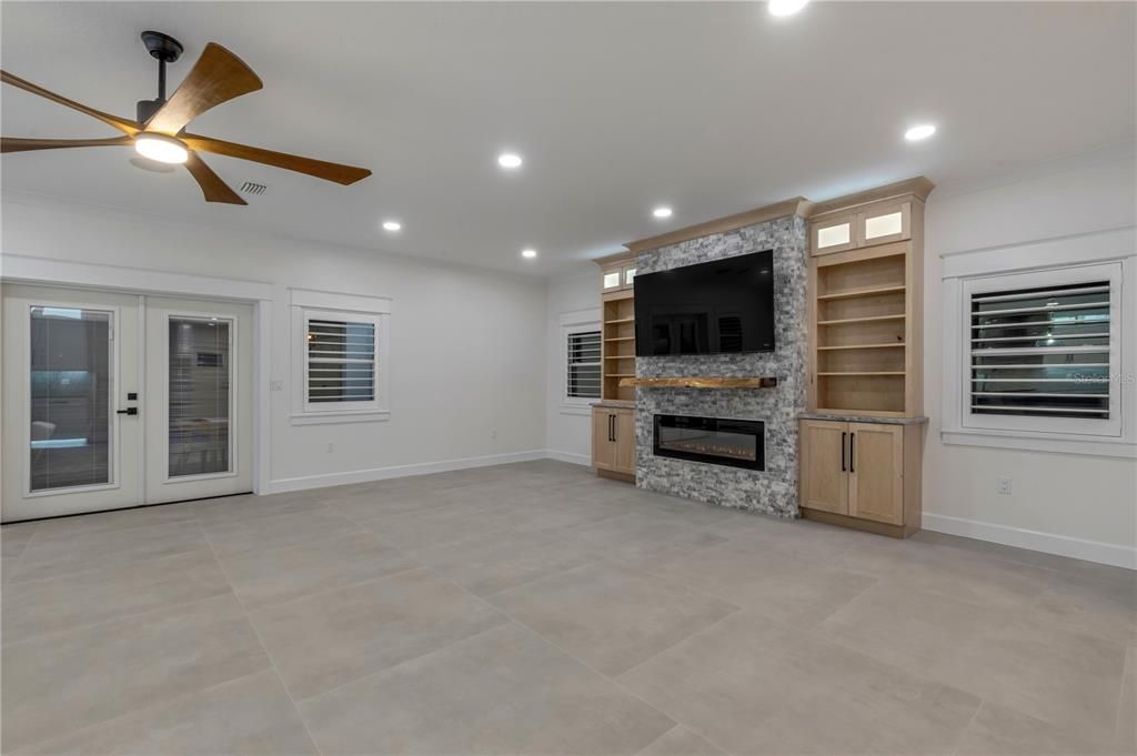 For Sale: $2,095,000 (4 beds, 3 baths, 2431 Square Feet)