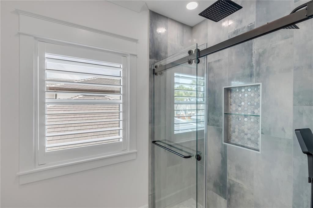 For Sale: $2,095,000 (4 beds, 3 baths, 2431 Square Feet)