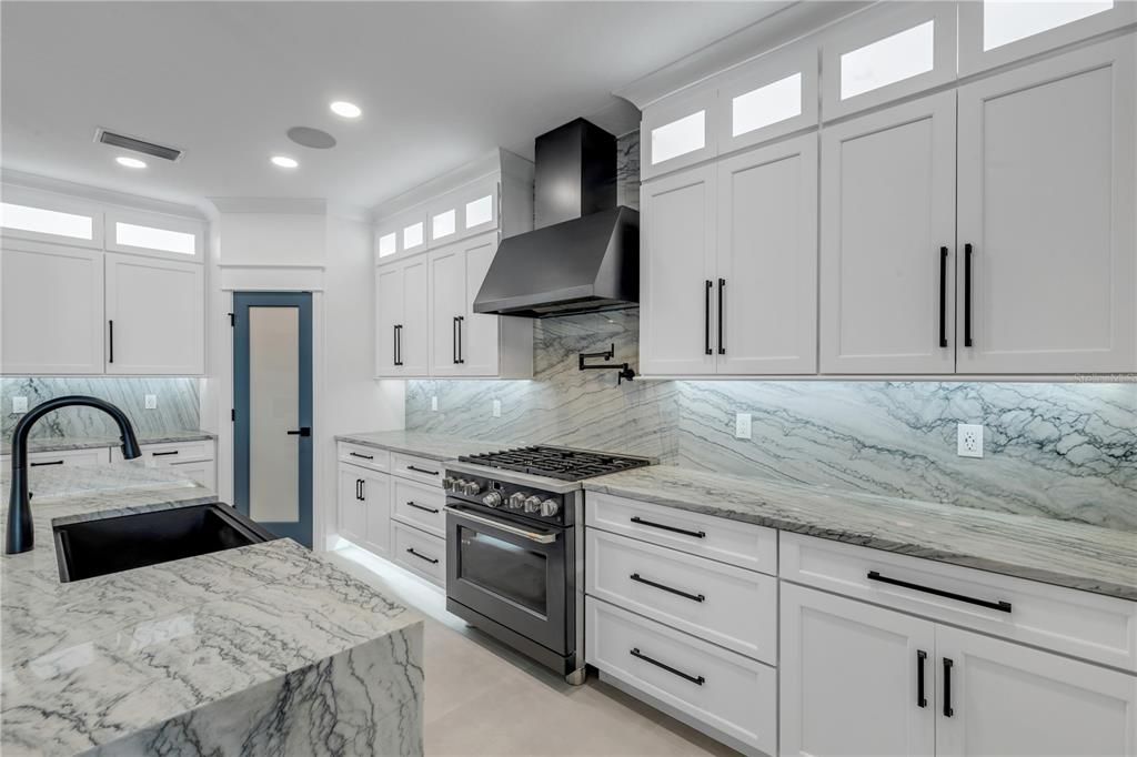 For Sale: $2,095,000 (4 beds, 3 baths, 2431 Square Feet)