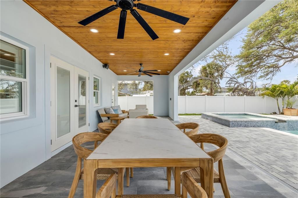 For Sale: $2,095,000 (4 beds, 3 baths, 2431 Square Feet)