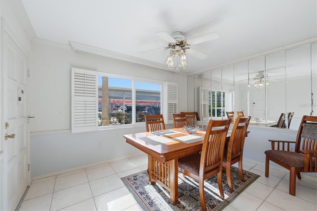 En Venta: $319,000 (2 camas, 2 baños, 1084 Pies cuadrados)