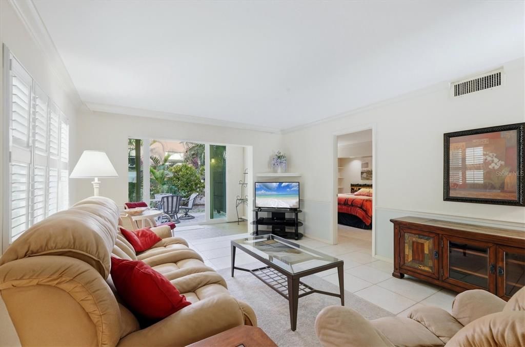En Venta: $319,000 (2 camas, 2 baños, 1084 Pies cuadrados)