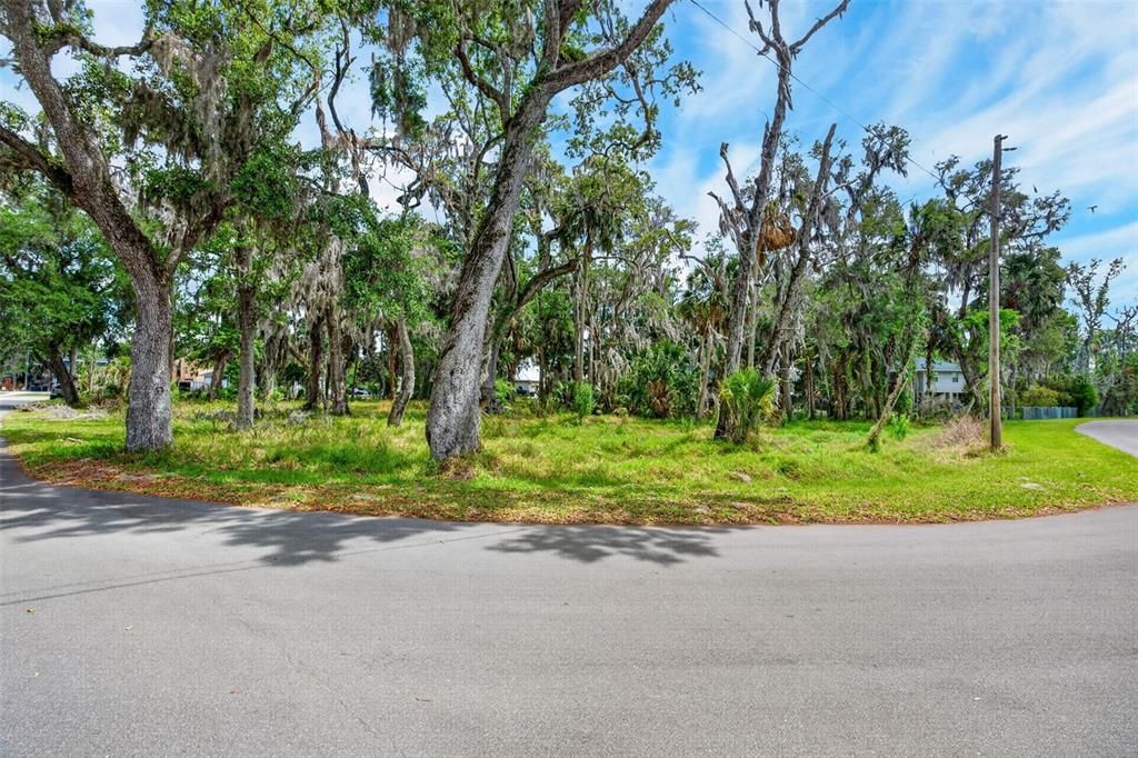 待售: $119,000 (0.38 acres)