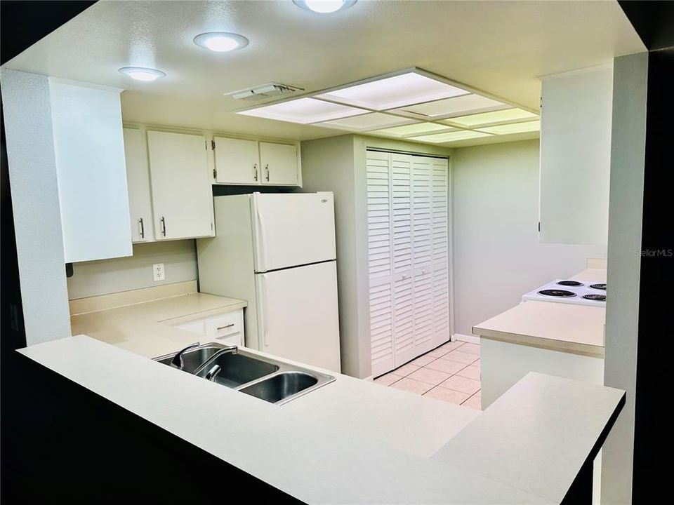 На продажу: $180,000 (3 спален, 2 ванн, 1363 Квадратных фут)