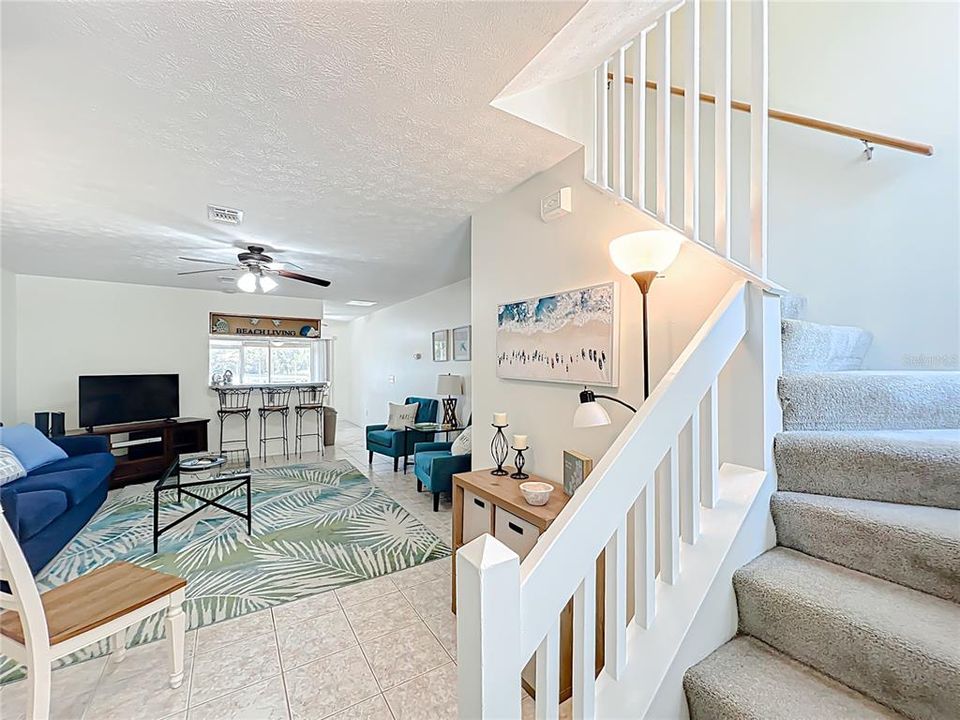 For Sale: $332,900 (2 beds, 2 baths, 1080 Square Feet)
