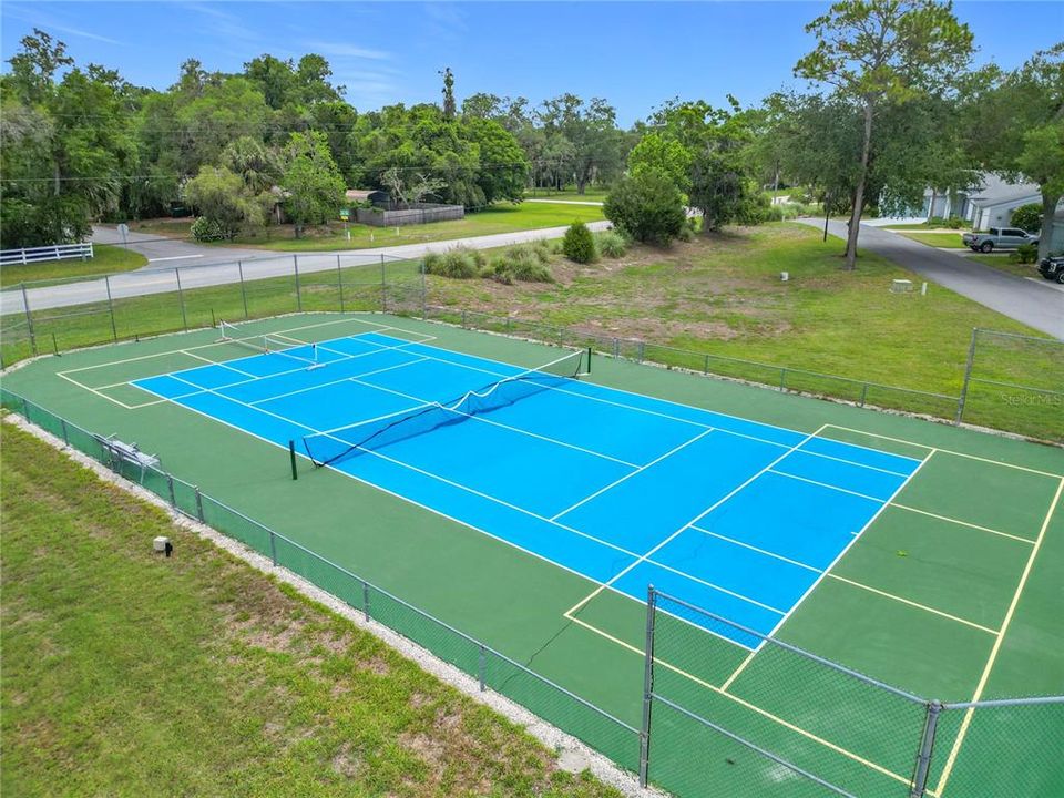 For Sale: $332,900 (2 beds, 2 baths, 1080 Square Feet)