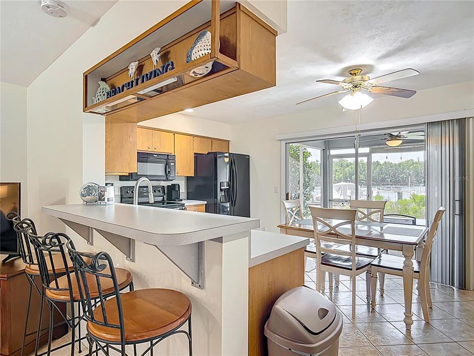 For Sale: $332,900 (2 beds, 2 baths, 1080 Square Feet)
