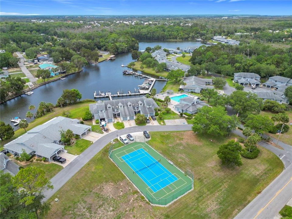 For Sale: $332,900 (2 beds, 2 baths, 1080 Square Feet)