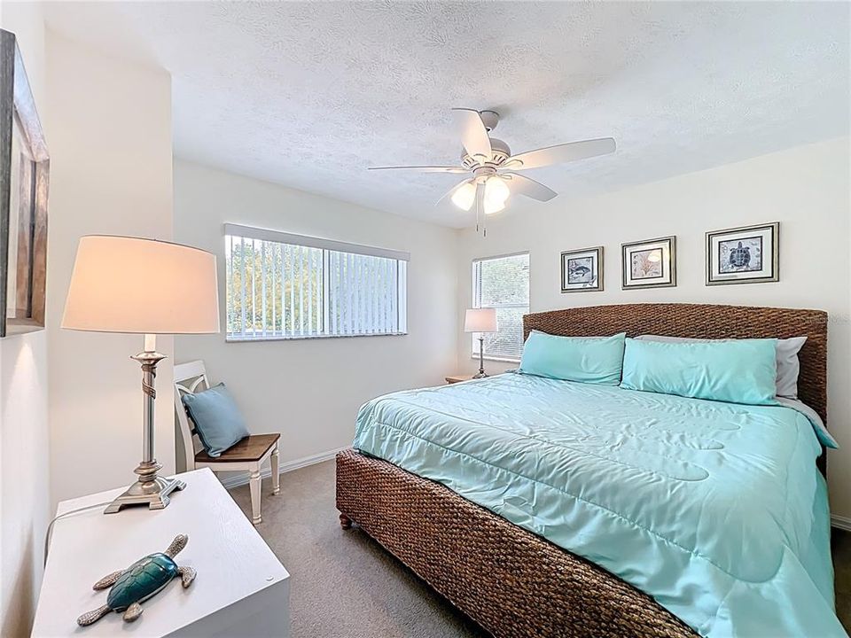 For Sale: $332,900 (2 beds, 2 baths, 1080 Square Feet)