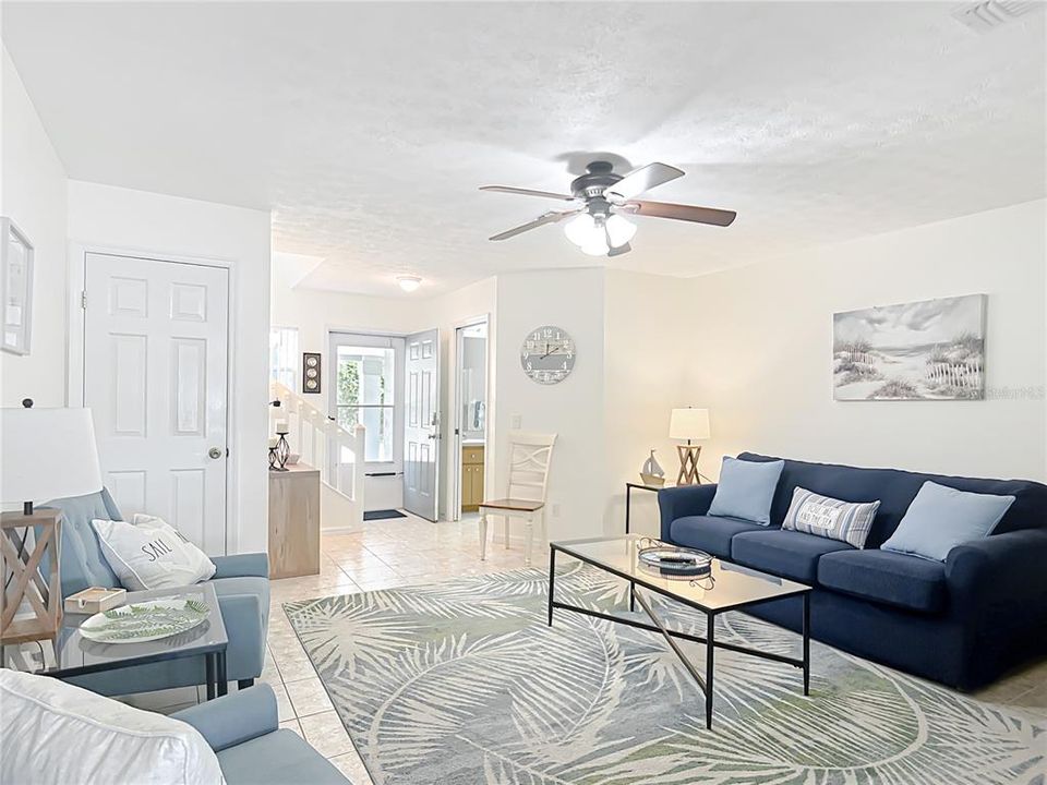 For Sale: $332,900 (2 beds, 2 baths, 1080 Square Feet)