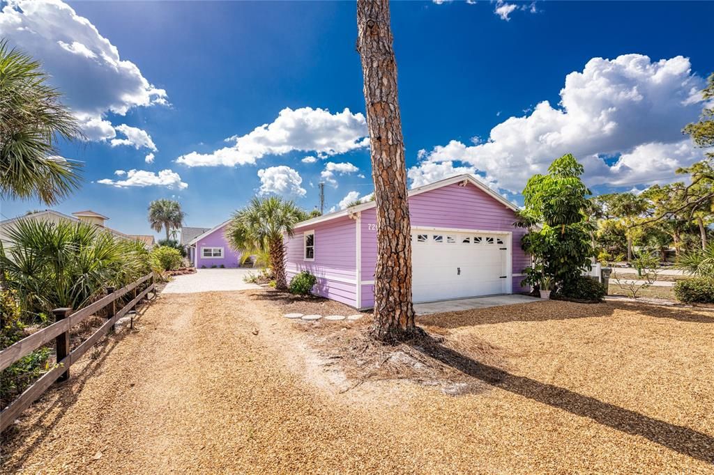 For Sale: $1,290,000 (3 beds, 3 baths, 2088 Square Feet)