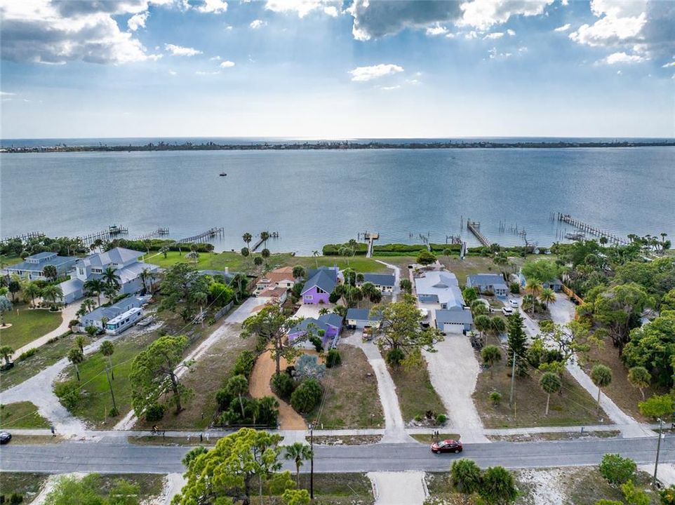 For Sale: $1,290,000 (3 beds, 3 baths, 2088 Square Feet)