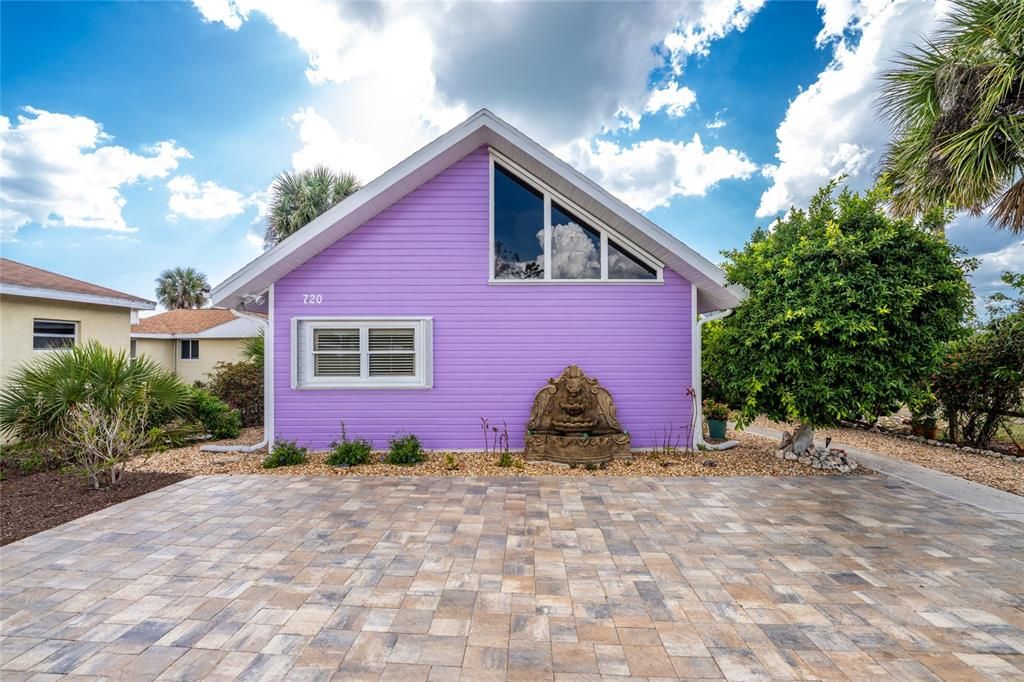 For Sale: $1,290,000 (3 beds, 3 baths, 2088 Square Feet)