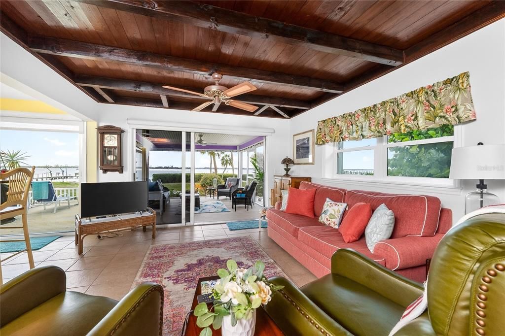 For Sale: $1,290,000 (3 beds, 3 baths, 2088 Square Feet)