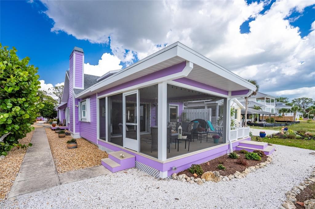 For Sale: $1,290,000 (3 beds, 3 baths, 2088 Square Feet)