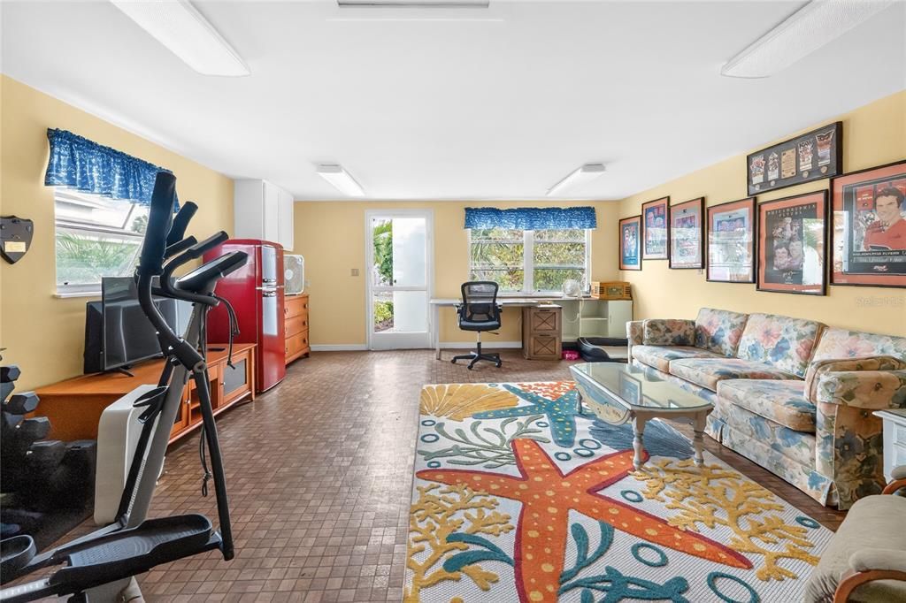 For Sale: $1,290,000 (3 beds, 3 baths, 2088 Square Feet)