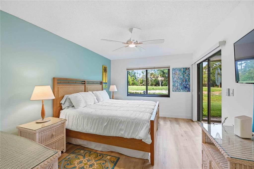 Activo con contrato: $234,500 (2 camas, 2 baños, 983 Pies cuadrados)