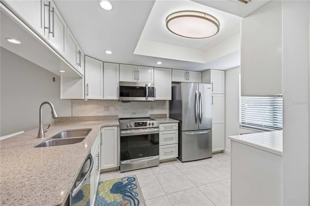 Activo con contrato: $234,500 (2 camas, 2 baños, 983 Pies cuadrados)