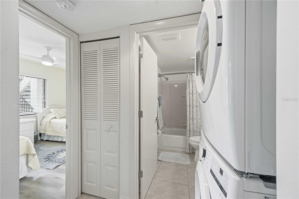 Activo con contrato: $234,500 (2 camas, 2 baños, 983 Pies cuadrados)