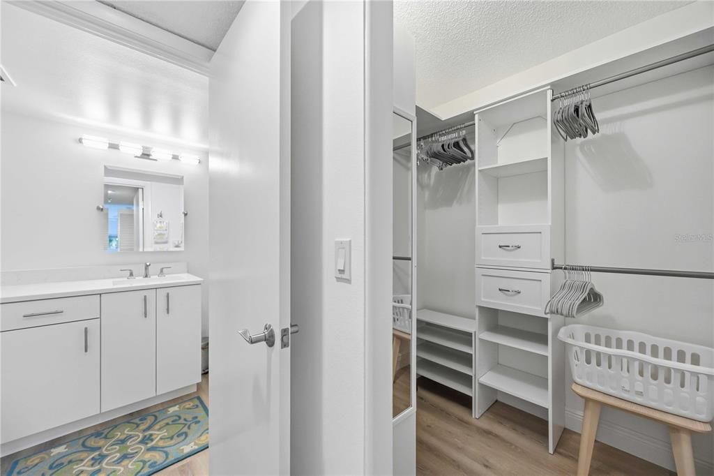 Activo con contrato: $234,500 (2 camas, 2 baños, 983 Pies cuadrados)