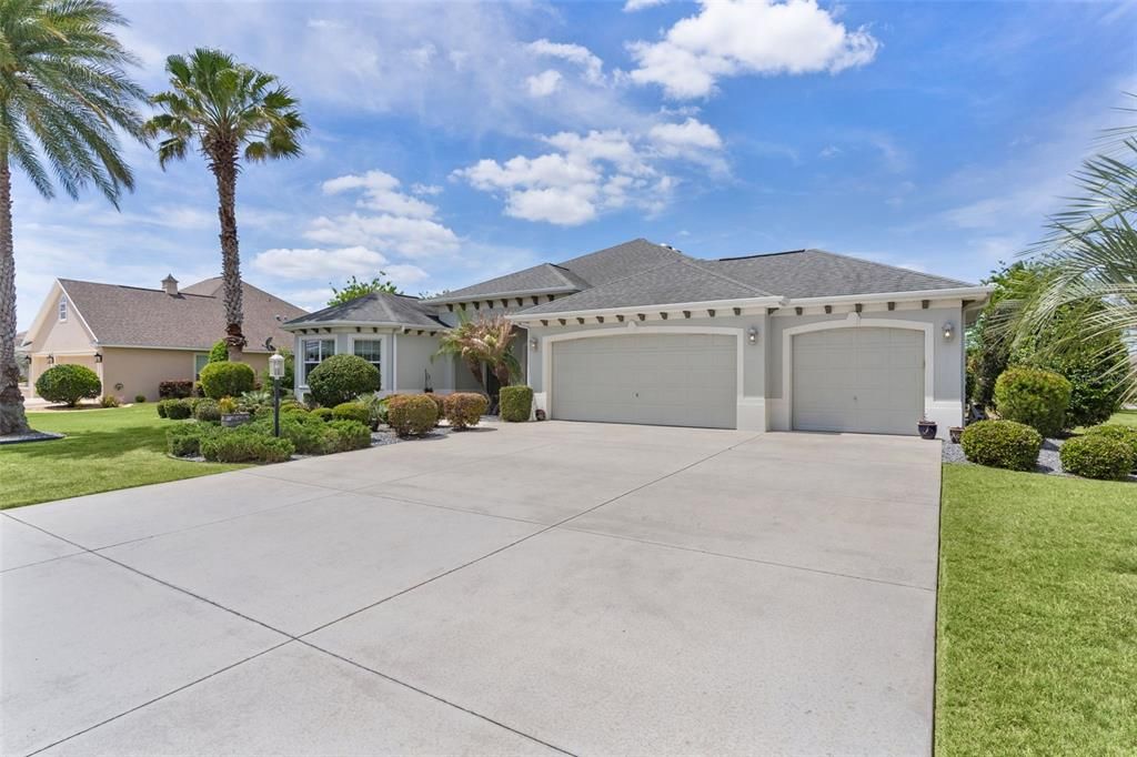 For Sale: $1,199,000 (3 beds, 2 baths, 3082 Square Feet)