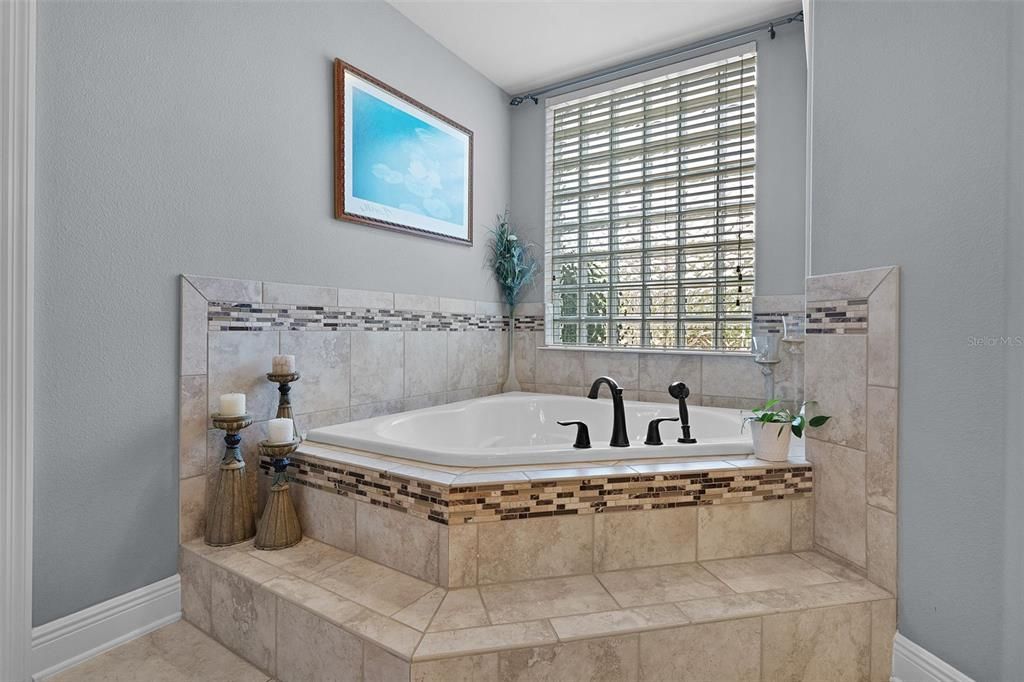 For Sale: $1,199,000 (3 beds, 2 baths, 3082 Square Feet)