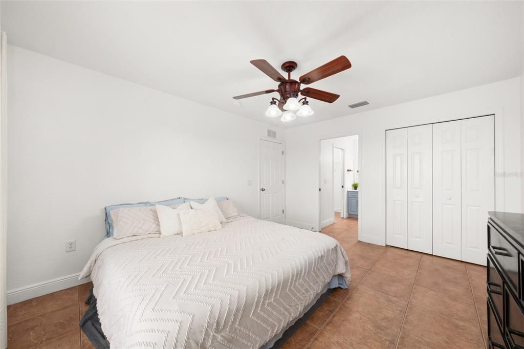 For Sale: $999,000 (5 beds, 3 baths, 2028 Square Feet)