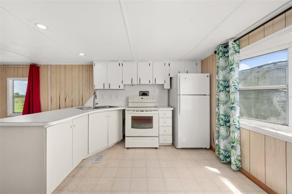 For Sale: $999,000 (5 beds, 3 baths, 2028 Square Feet)