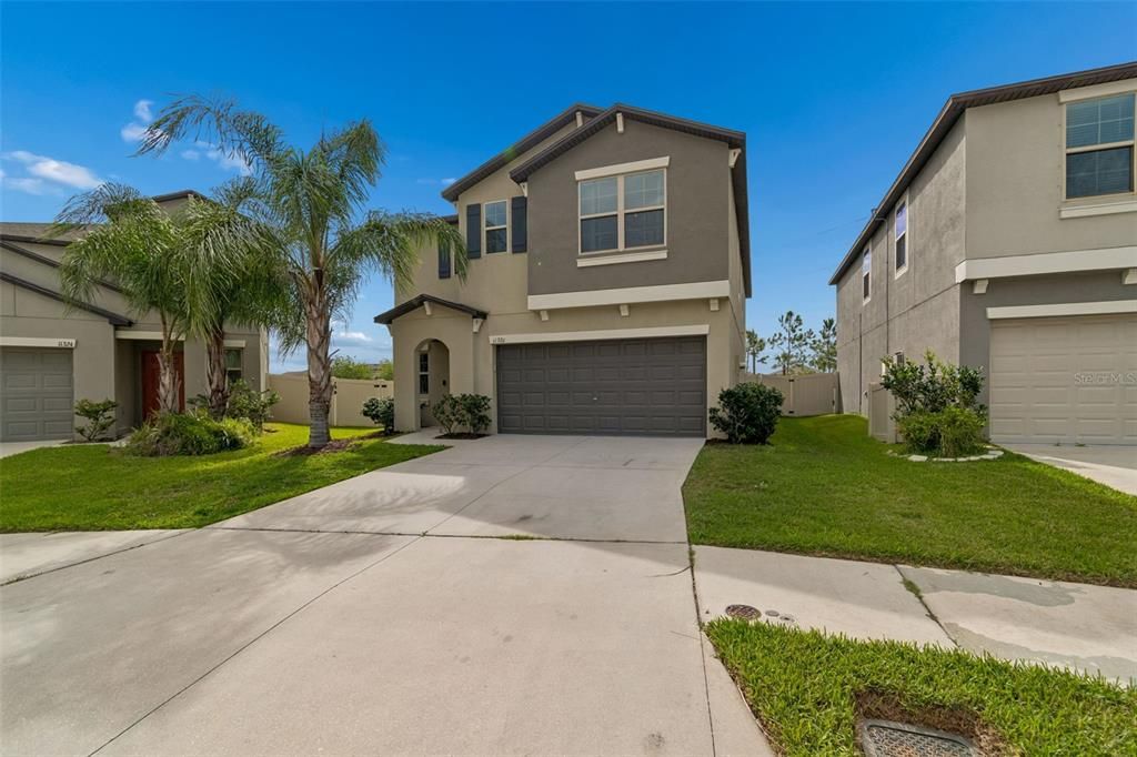 Active With Contract: $427,800 (6 beds, 3 baths, 2614 Square Feet)