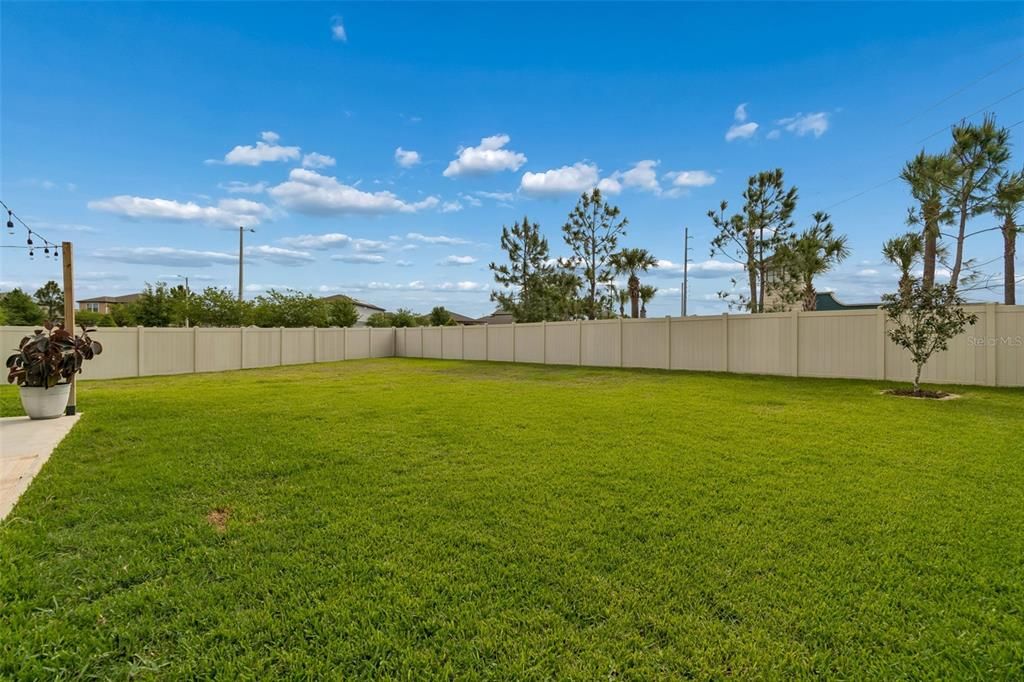 Active With Contract: $427,800 (6 beds, 3 baths, 2614 Square Feet)