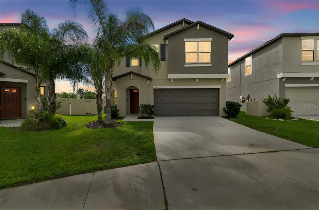 Active With Contract: $427,800 (6 beds, 3 baths, 2614 Square Feet)
