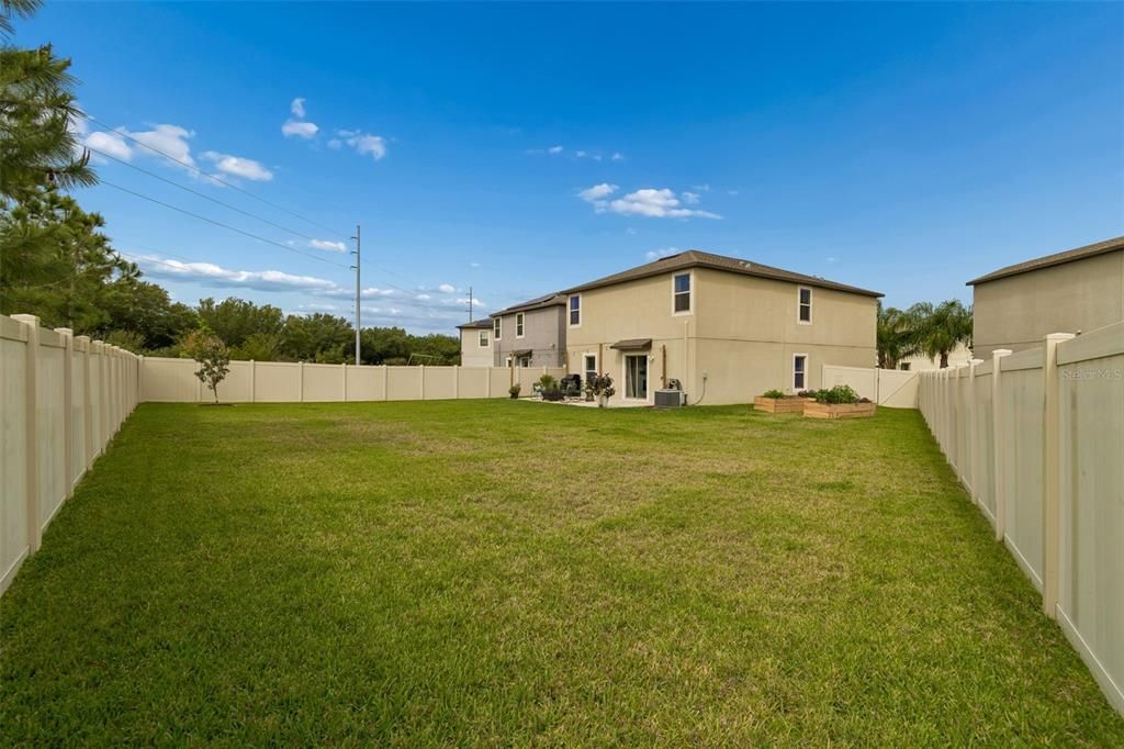 Active With Contract: $427,800 (6 beds, 3 baths, 2614 Square Feet)