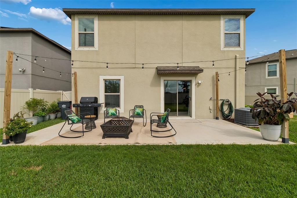 Active With Contract: $427,800 (6 beds, 3 baths, 2614 Square Feet)