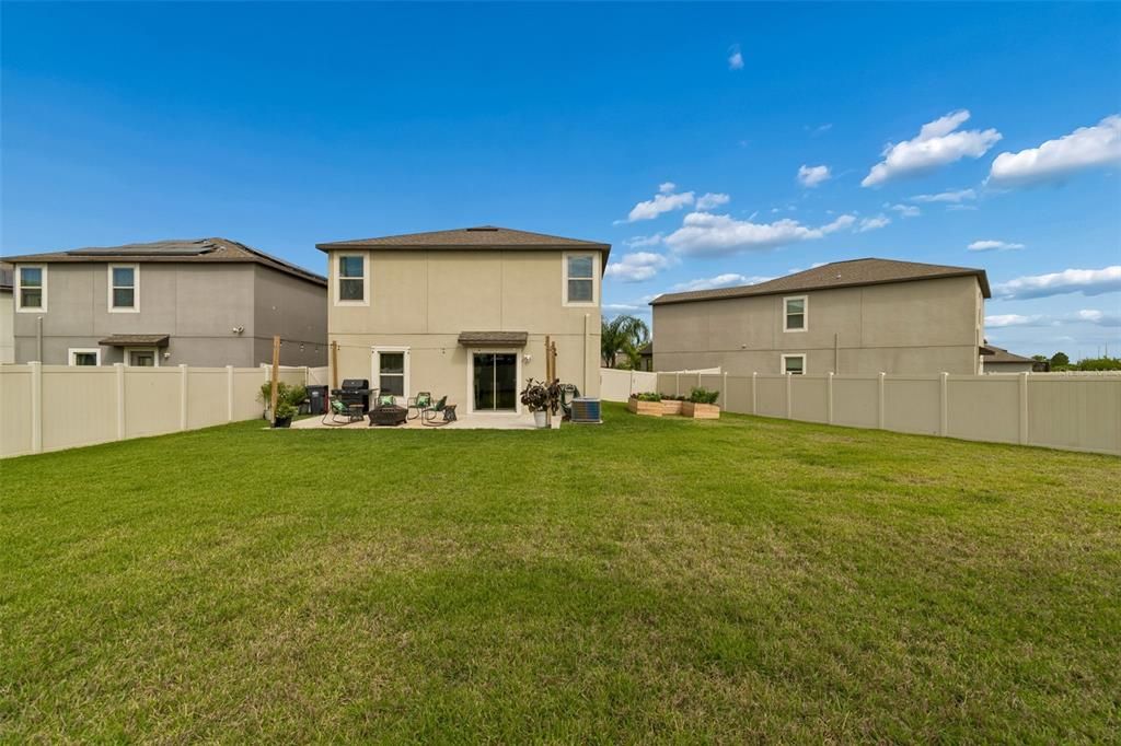 Active With Contract: $427,800 (6 beds, 3 baths, 2614 Square Feet)