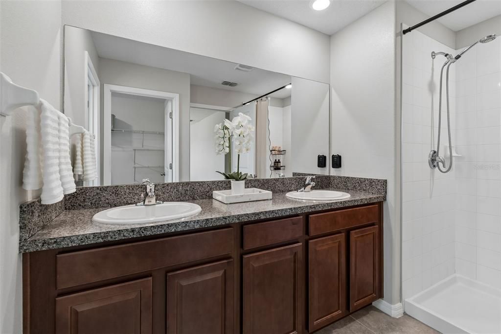 Active With Contract: $427,800 (6 beds, 3 baths, 2614 Square Feet)
