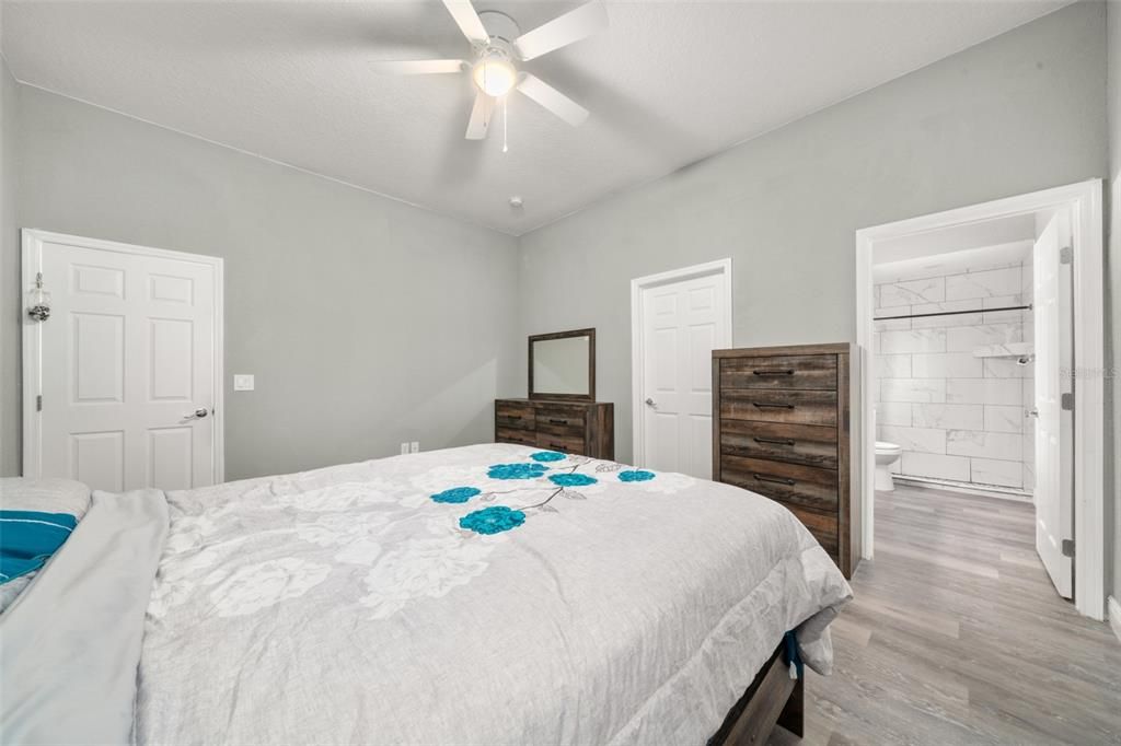 For Sale: $349,900 (3 beds, 2 baths, 1733 Square Feet)