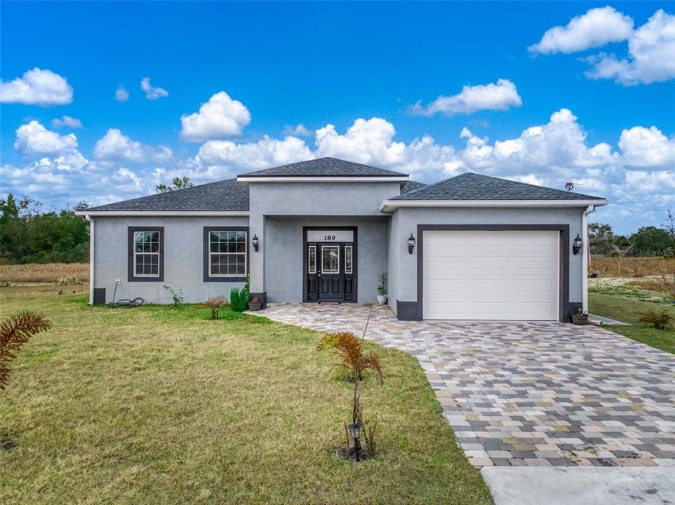 For Sale: $349,900 (3 beds, 2 baths, 1733 Square Feet)