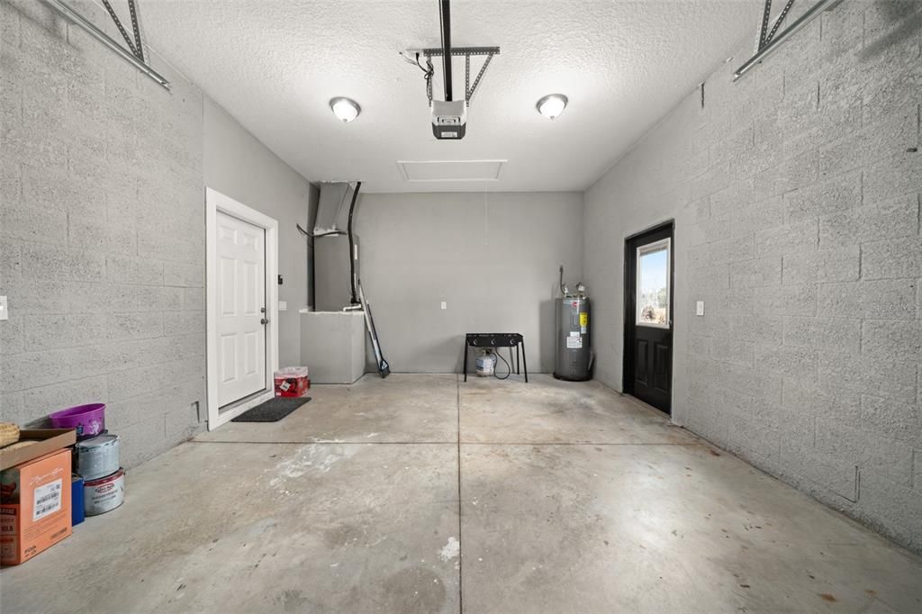 For Sale: $349,900 (3 beds, 2 baths, 1733 Square Feet)