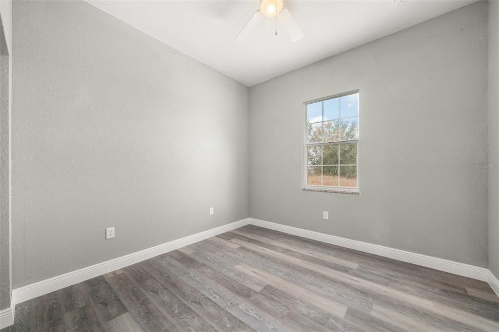 For Sale: $349,900 (3 beds, 2 baths, 1733 Square Feet)