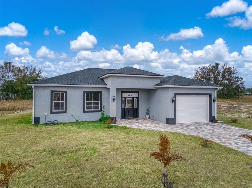 For Sale: $349,900 (3 beds, 2 baths, 1733 Square Feet)