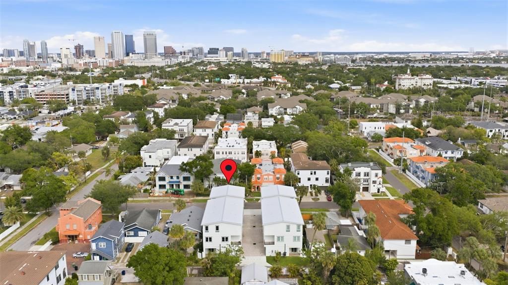 合同活跃: $1,245,000 (3 贝兹, 3 浴室, 2661 平方英尺)