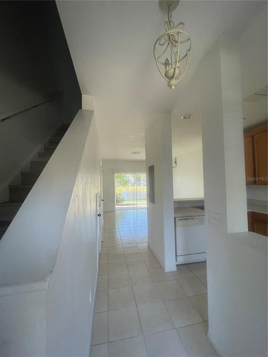 For Rent: $1,850 (2 beds, 2 baths, 987 Square Feet)