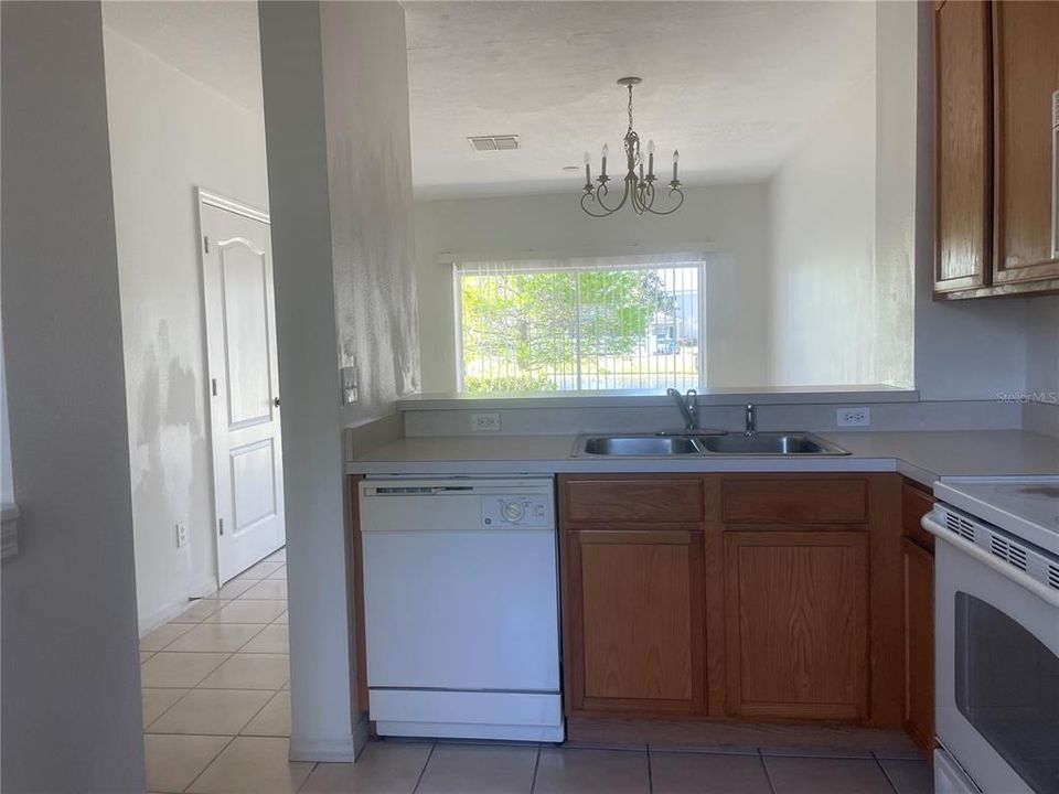For Rent: $1,850 (2 beds, 2 baths, 987 Square Feet)