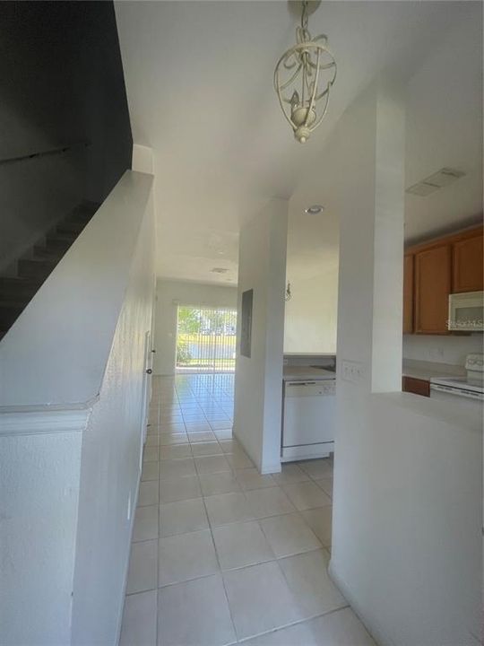 For Rent: $1,850 (2 beds, 2 baths, 987 Square Feet)
