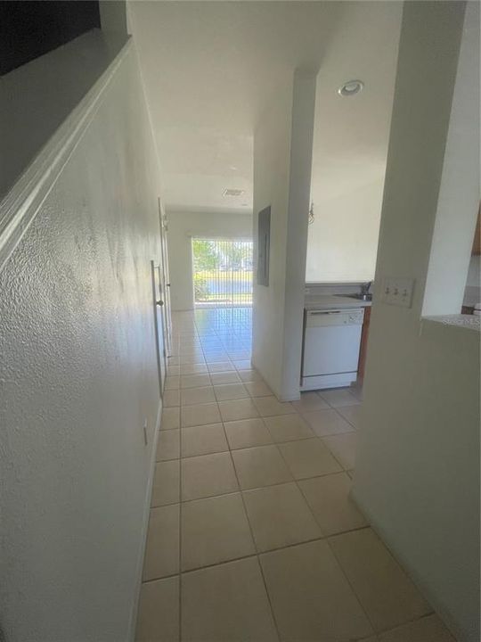 For Rent: $1,850 (2 beds, 2 baths, 987 Square Feet)