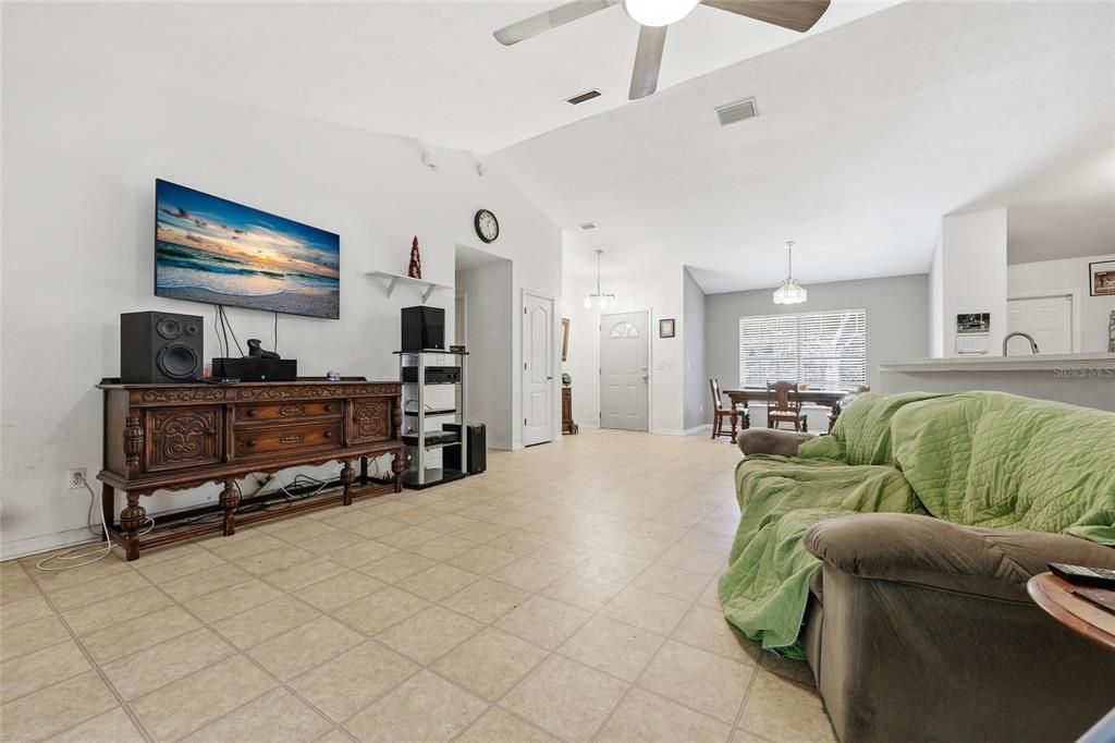 For Sale: $414,000 (3 beds, 2 baths, 1557 Square Feet)