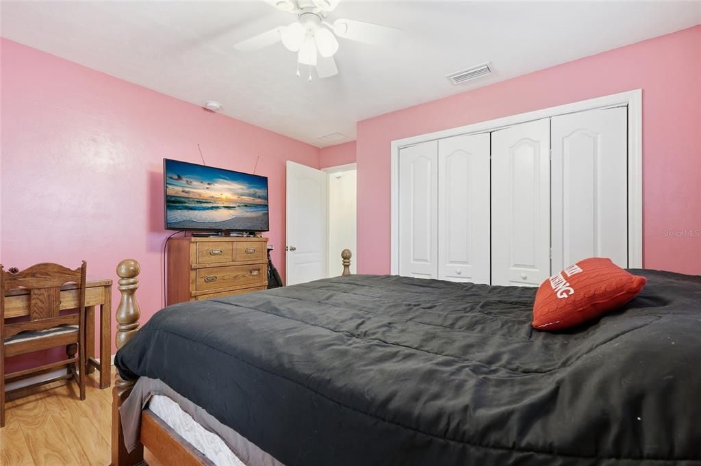 For Sale: $414,000 (3 beds, 2 baths, 1557 Square Feet)