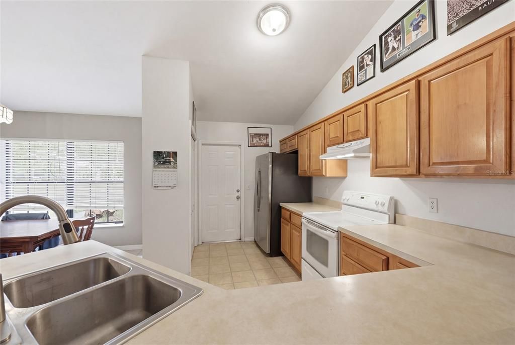 For Sale: $414,000 (3 beds, 2 baths, 1557 Square Feet)