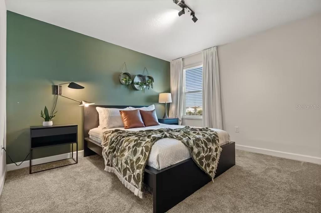 For Sale: $890,000 (9 beds, 5 baths, 3922 Square Feet)