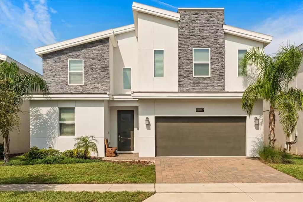 For Sale: $890,000 (9 beds, 5 baths, 3922 Square Feet)